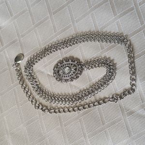 Nine west silver chain belt size 40 ins
